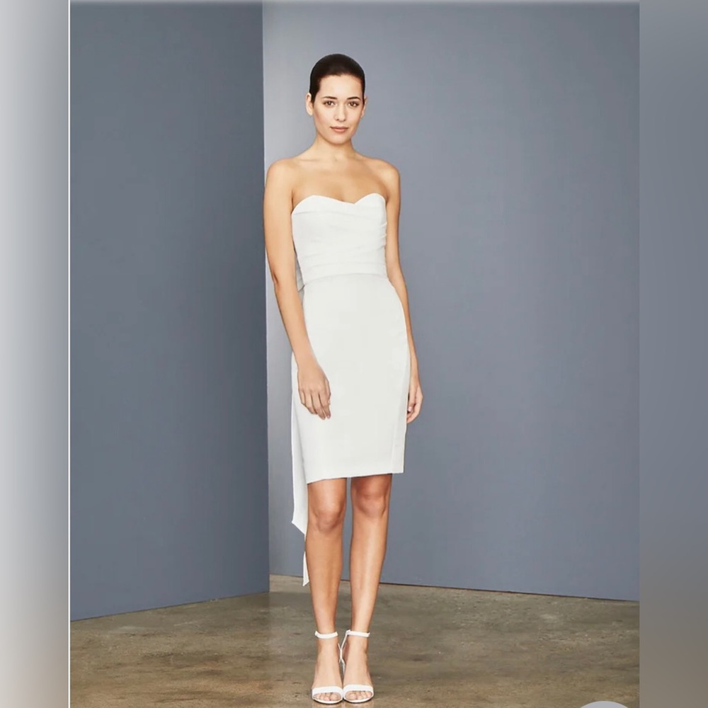 AMSALE Bow Back Dress in White (FLAWED) - Size 4